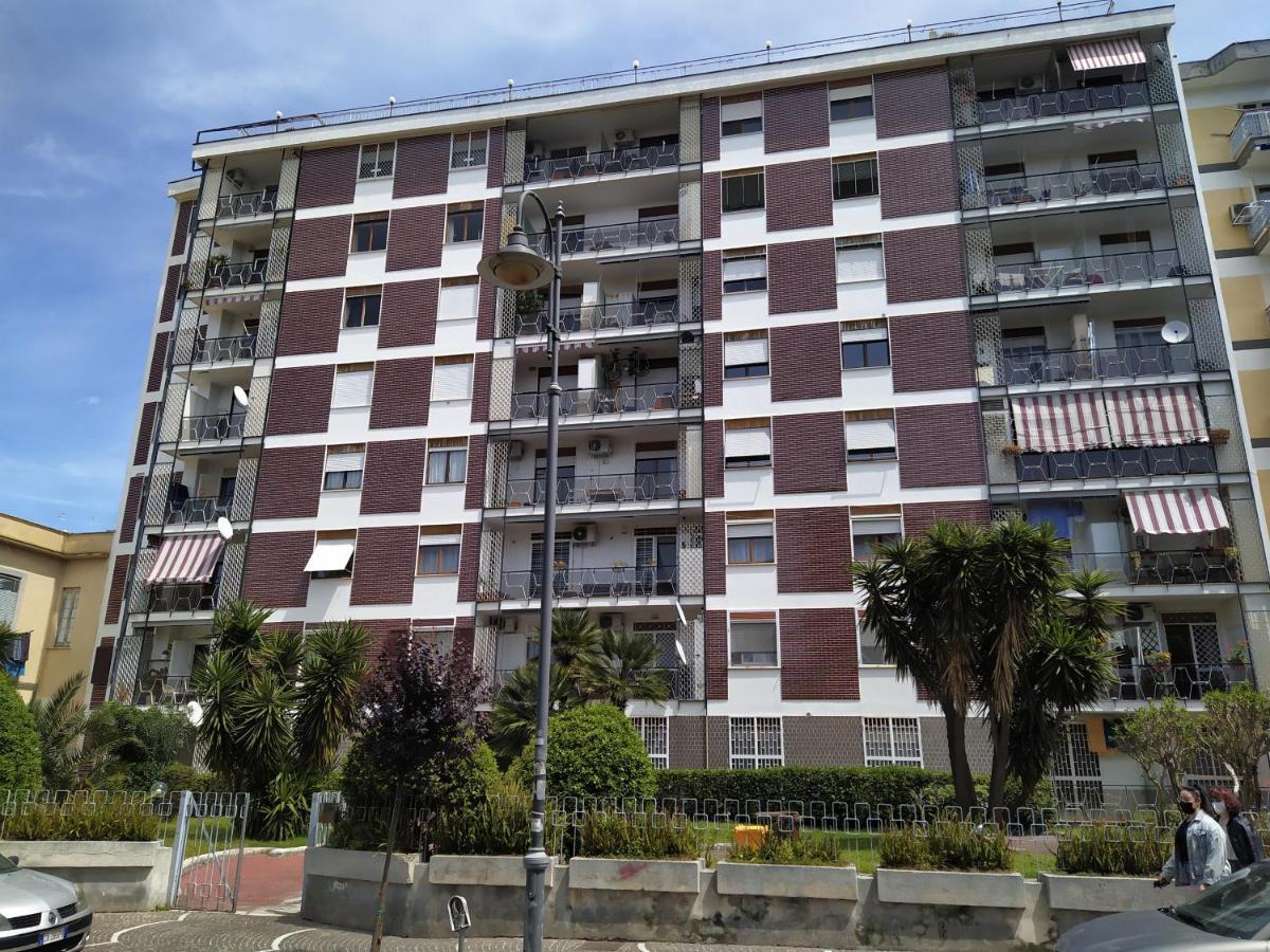 Vesuvio Corner - Spacious And Colorful Apartment In San Giorgio, Very Close To Napoli, Ideal For Families And Groups, Close To Pompeii, Sorrento... San Giorgio a Cremano Ngoại thất bức ảnh